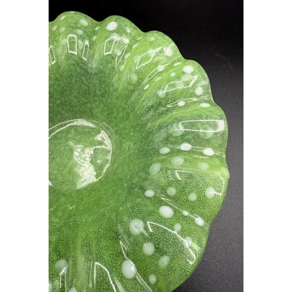 Vintage Murano Art Glass Green Clamshell Bowl 7" Scalloped Edge Stunning! MINT - Picture 3 of 8
